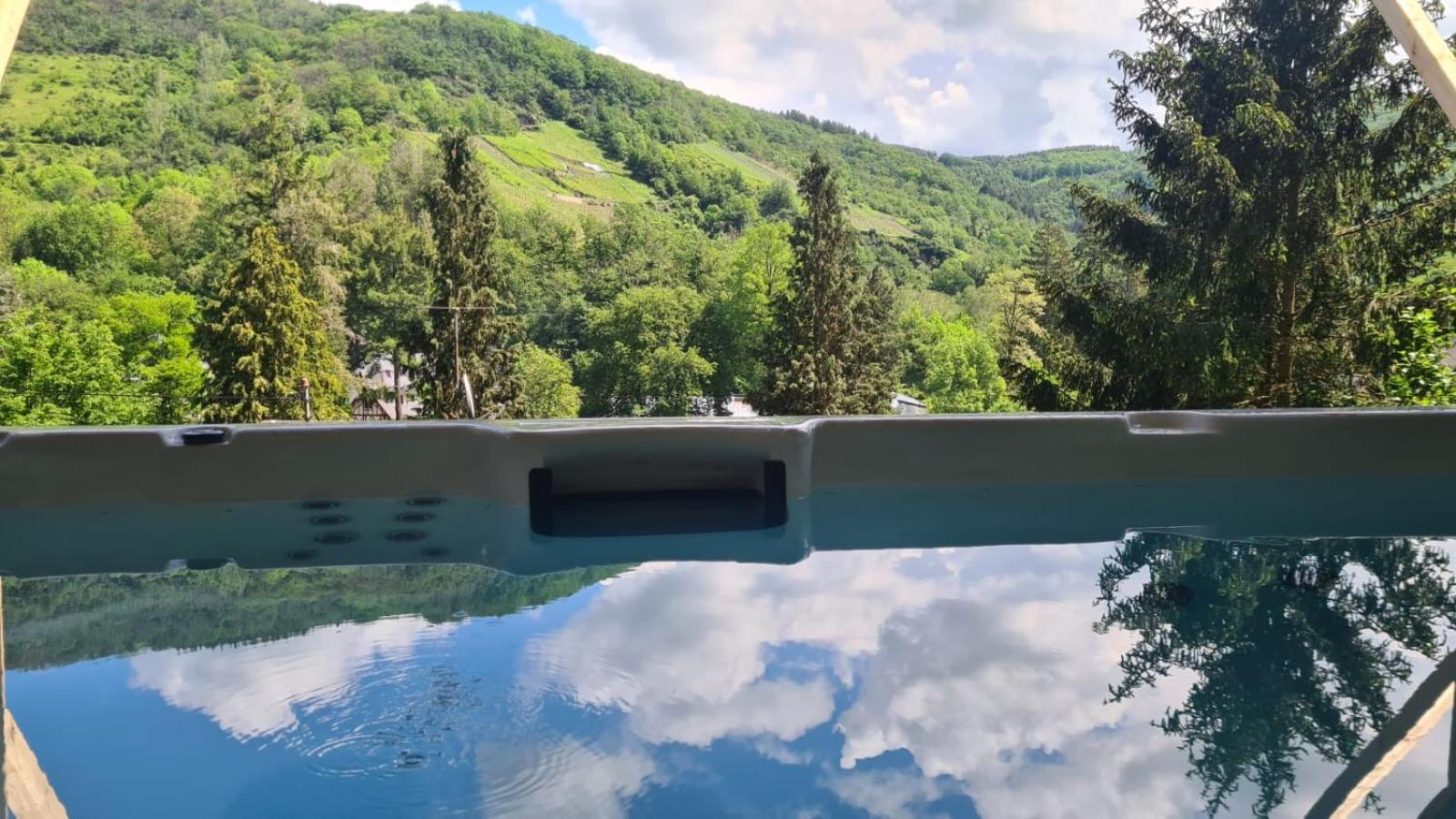 Waldhaus Zum Gechillten Hirsch In Der Natur, Bei Der Moseltherme *